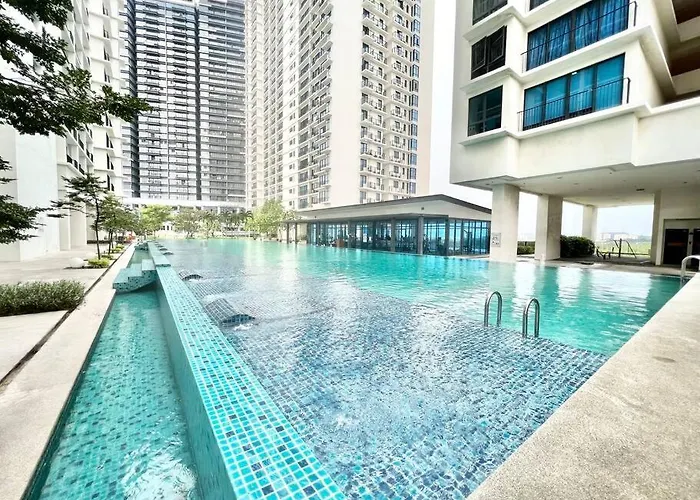 L 1-5Pax Cozy 3Bed Setia Alam Trefoil Wifi Smarttv