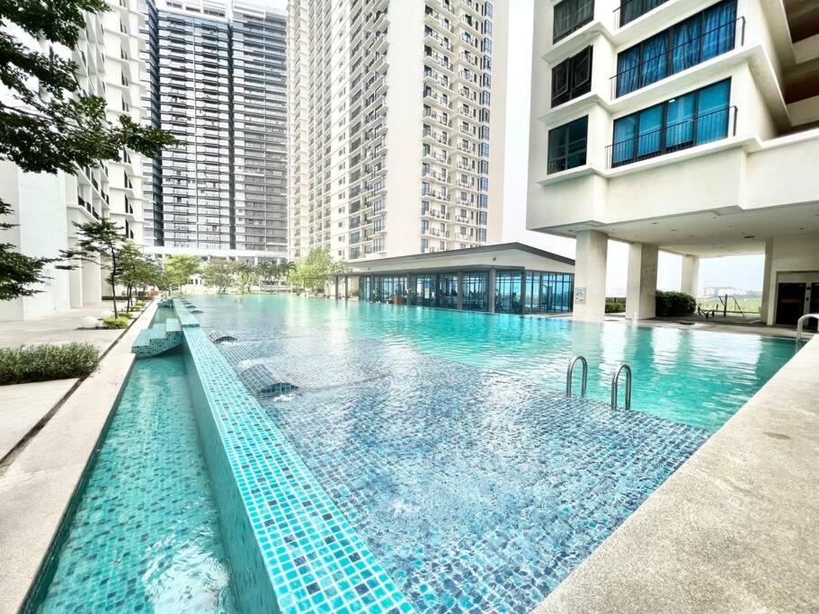 L 1-5pax Cozy 3bed Trefoil Wifi Smarttv Apartment